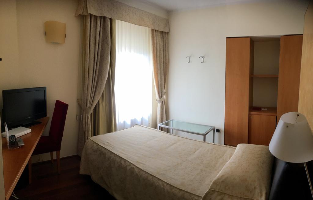 Dimora Del Barone Hotel Romagnano Sesia Екстериор снимка