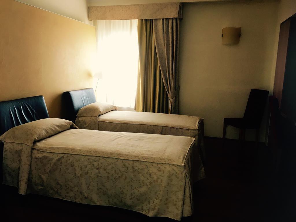 Dimora Del Barone Hotel Romagnano Sesia Екстериор снимка