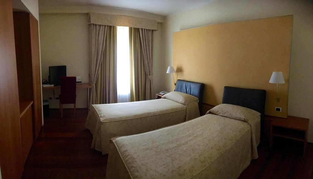 Dimora Del Barone Hotel Romagnano Sesia Екстериор снимка