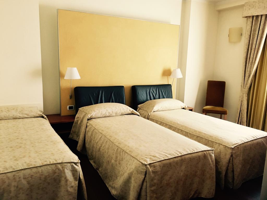 Dimora Del Barone Hotel Romagnano Sesia Екстериор снимка