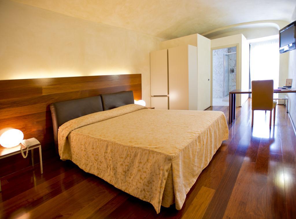 Dimora Del Barone Hotel Romagnano Sesia Екстериор снимка