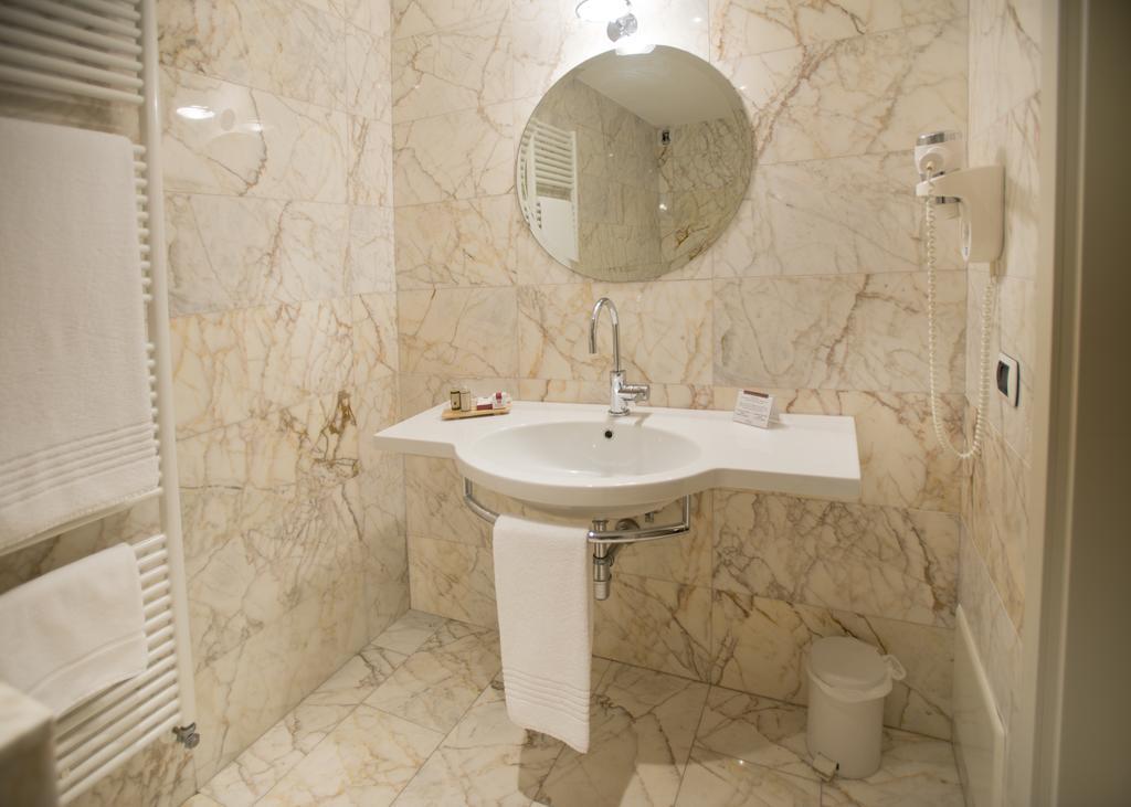 Dimora Del Barone Hotel Romagnano Sesia Екстериор снимка